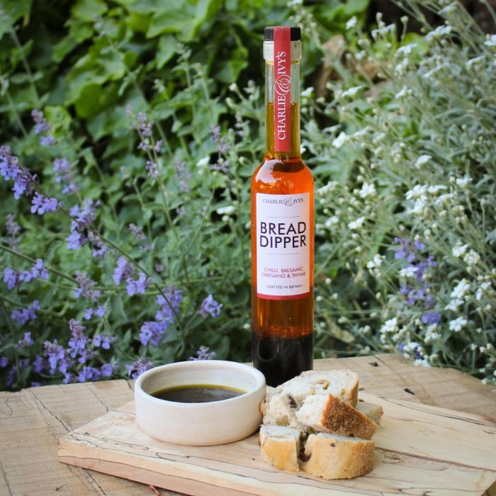 Chilly, Oregano, Balsamic & Thyme Bread Dipper